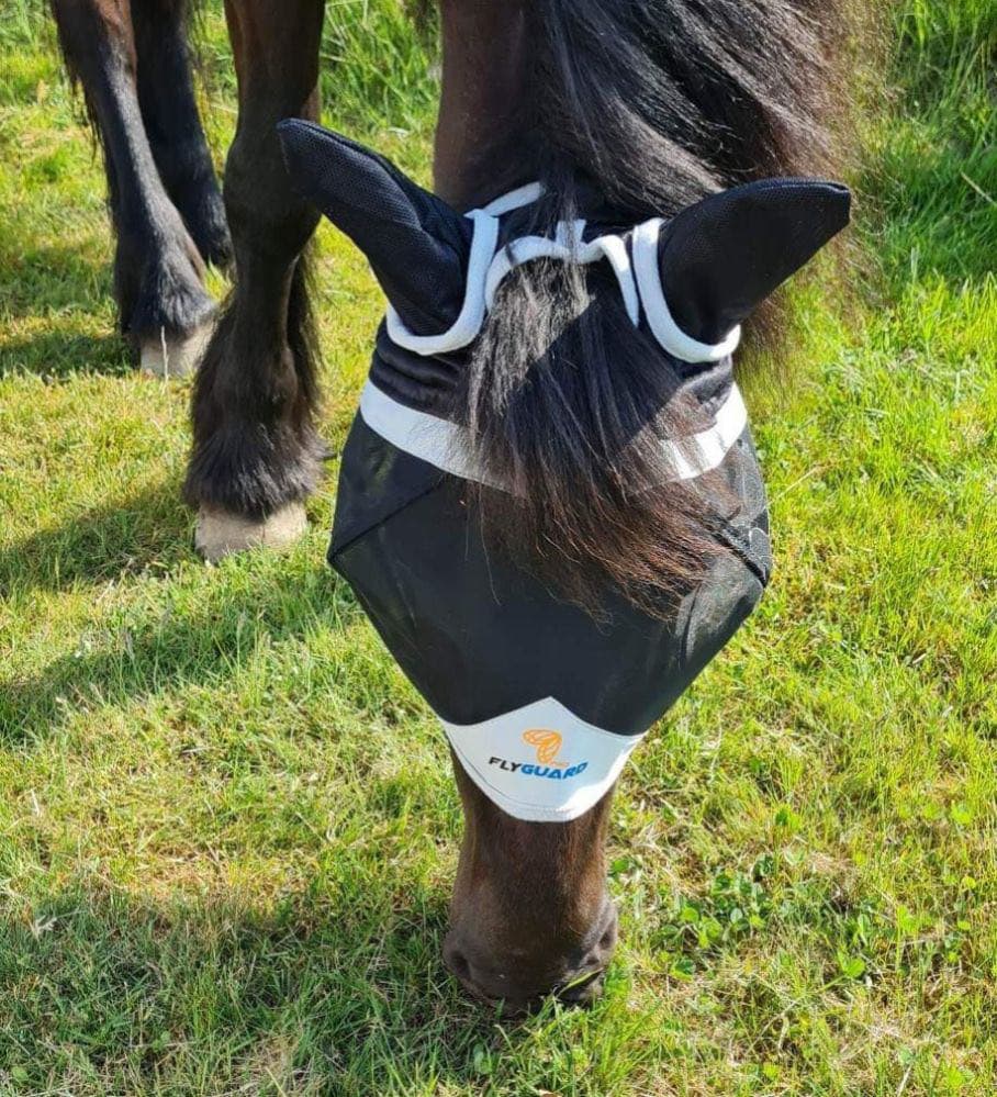 Flyguard Flughuva med öron och pannluggshål