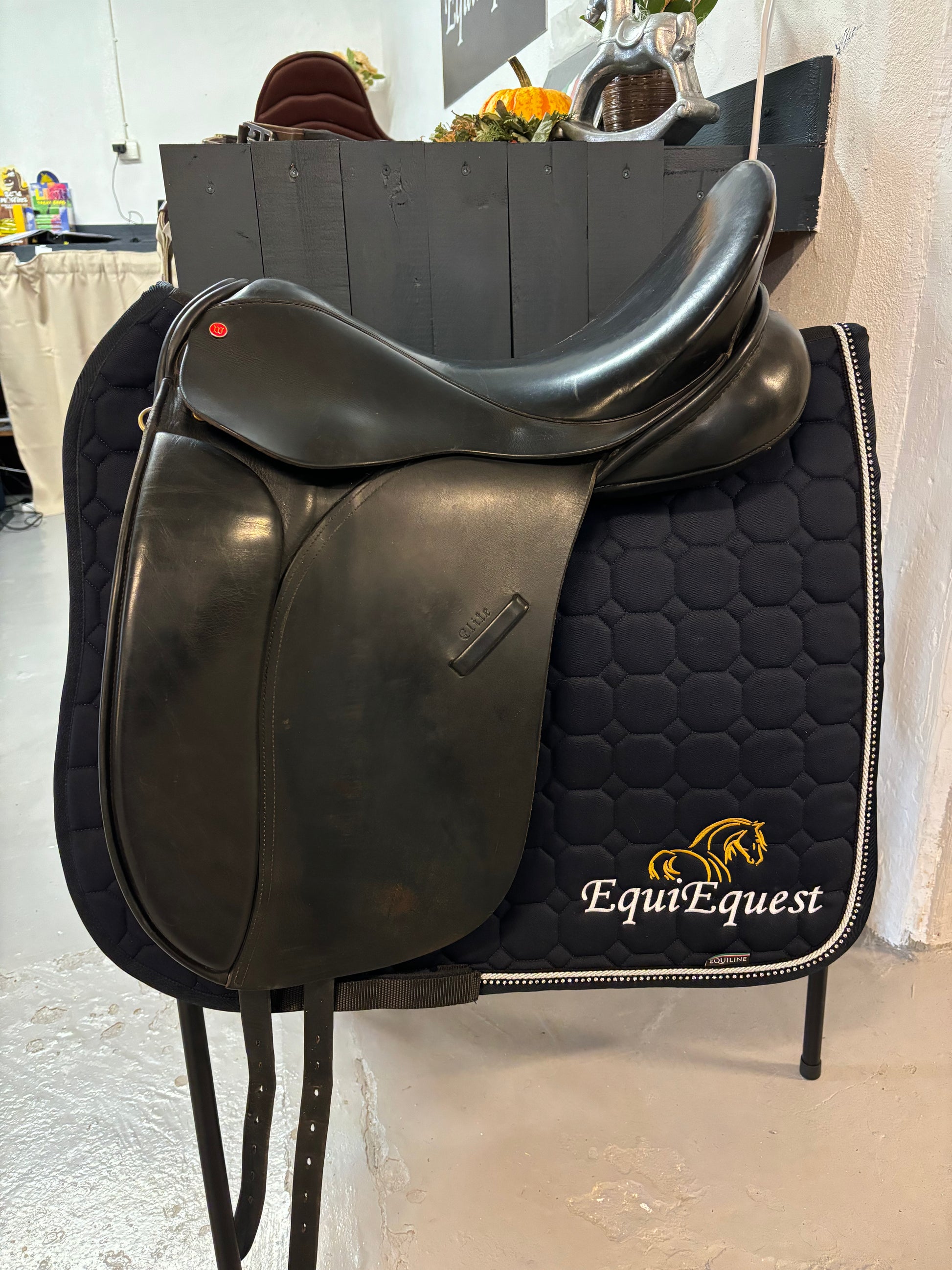 Elite Wellington dressyrsadel